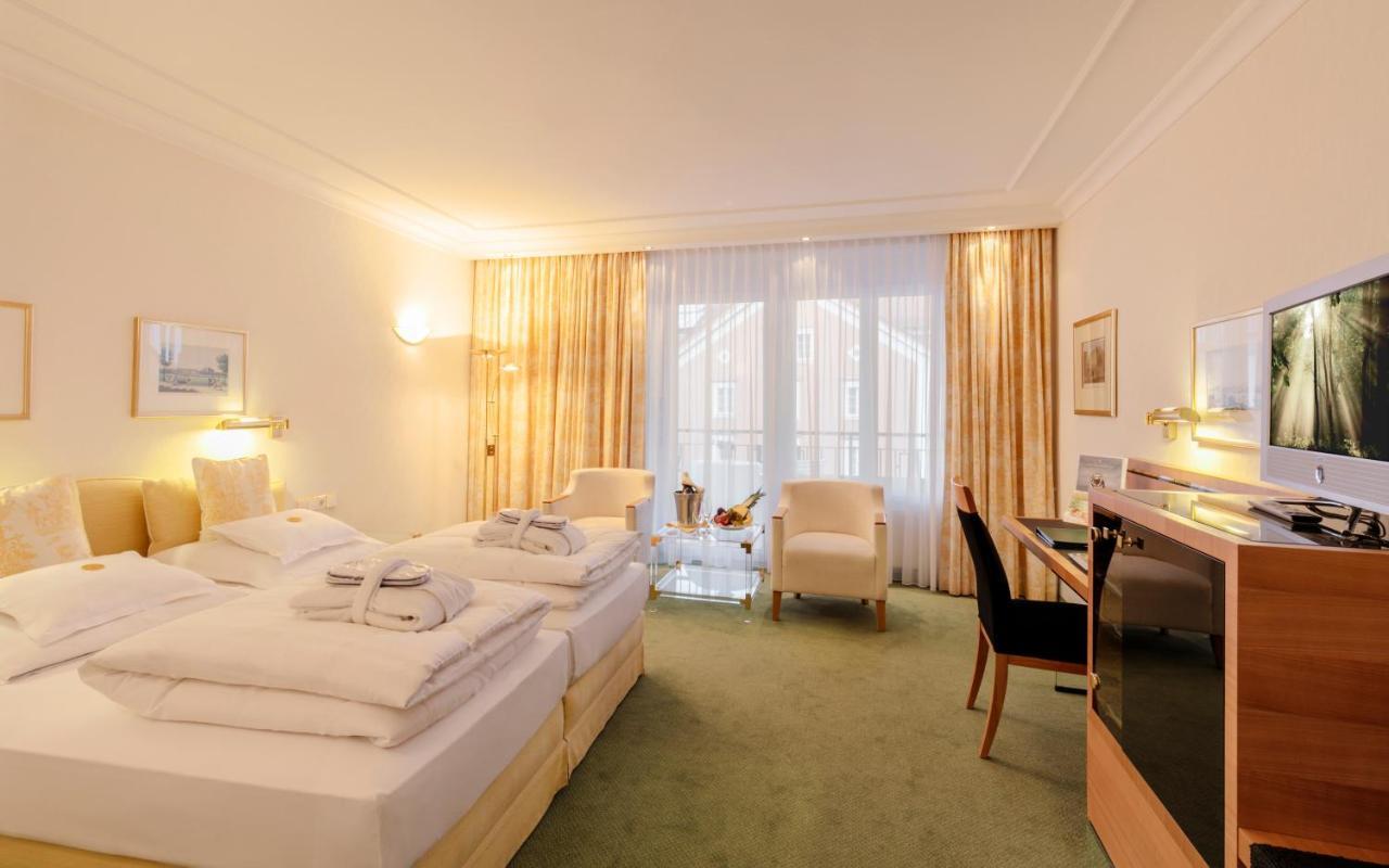 فندق بايريشا هوف لينداو المظهر الخارجي الصورة A typical hotel room