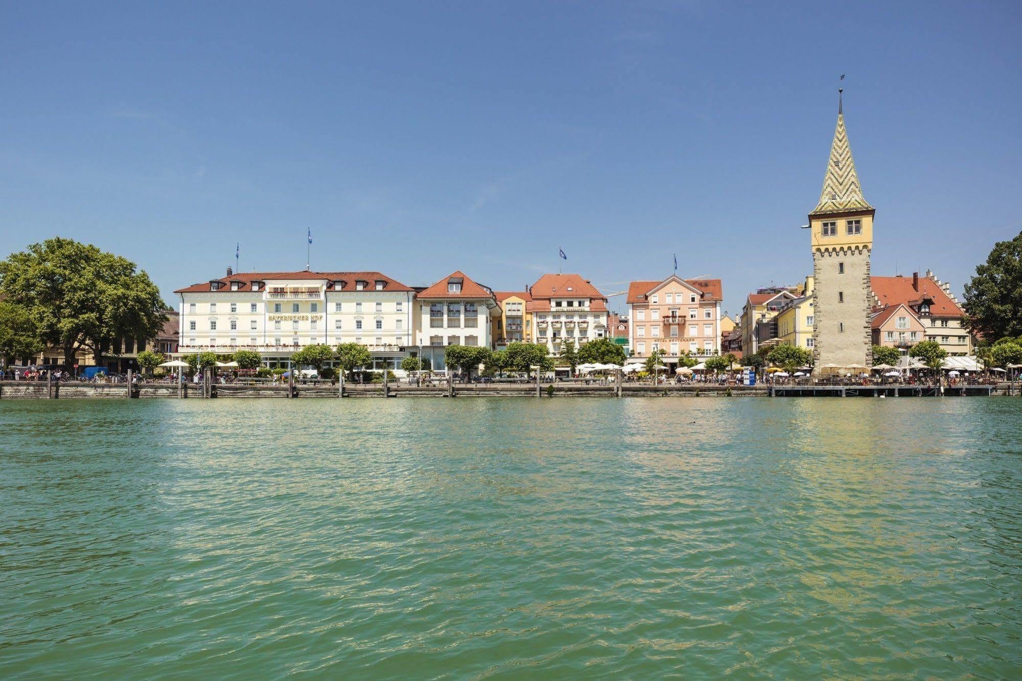 فندق بايريشا هوف لينداو المظهر الخارجي الصورة The town of Steckborn