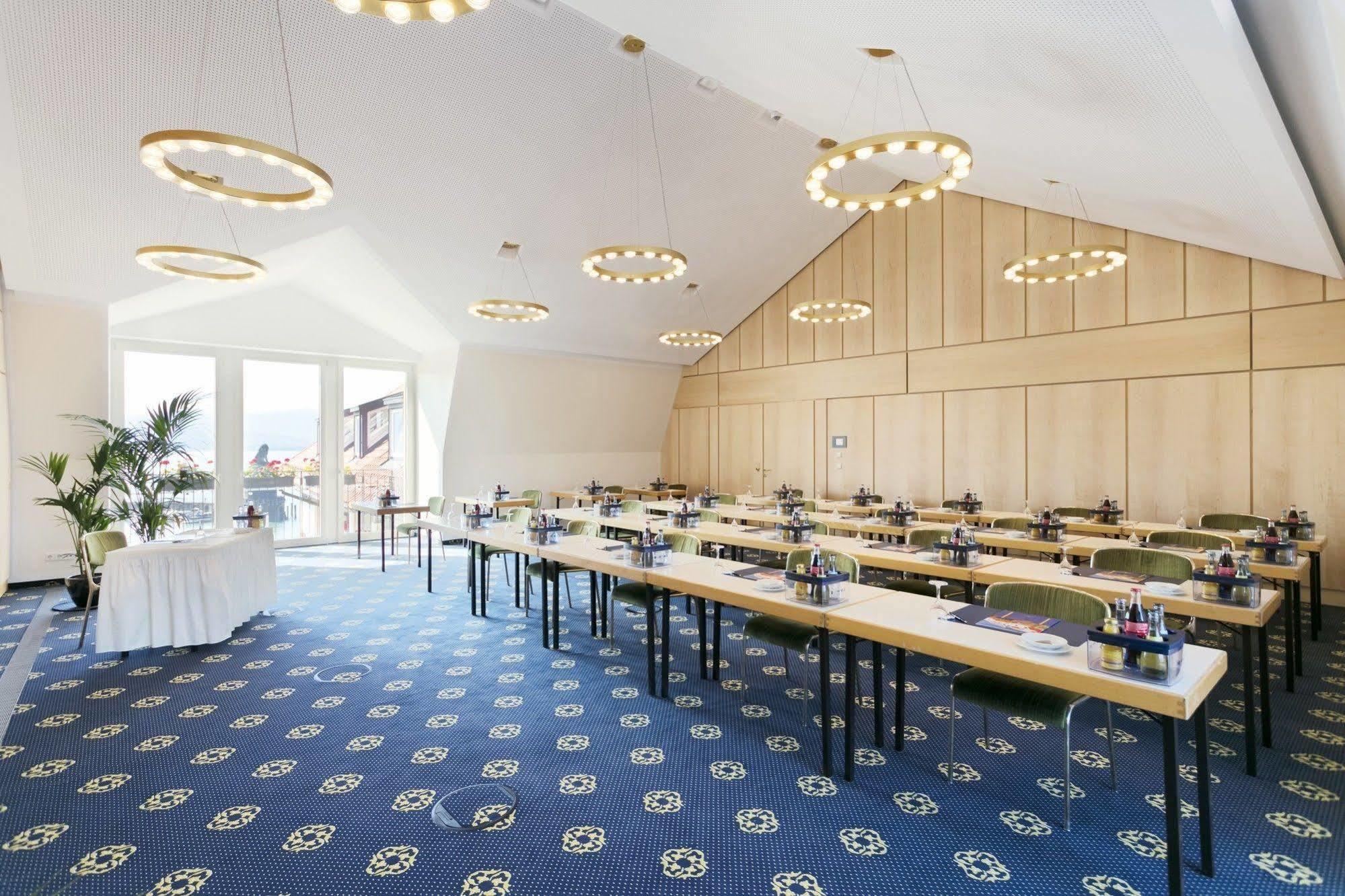 فندق بايريشا هوف لينداو المظهر الخارجي الصورة The conference room