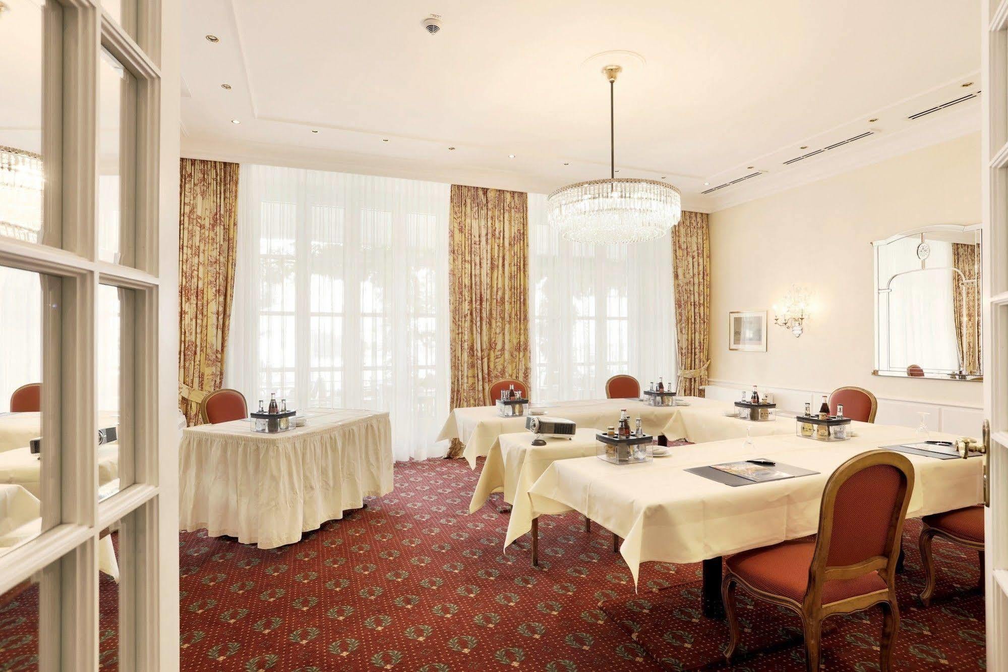 فندق بايريشا هوف لينداو المظهر الخارجي الصورة Meeting room